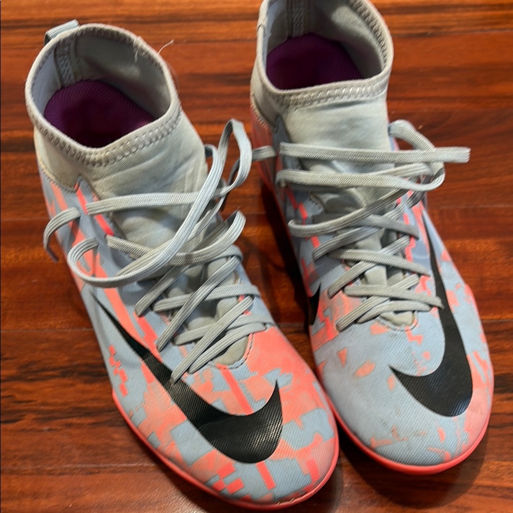 Nike High-Top Cleats in Pink and Gray